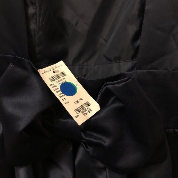 Elegant dress - Picture 3 of 3